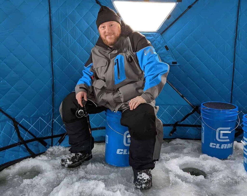 Book the Top-Rated All Inclusive Ice Fishing Trips Wisconsin at POV Lake Resort!