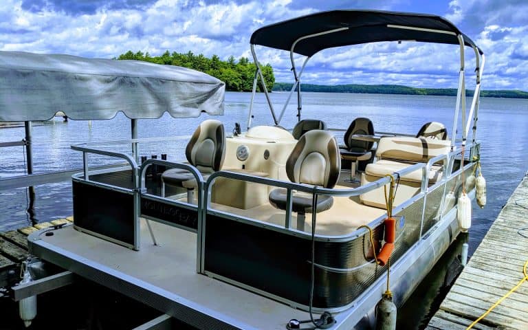 18' Pontoon Rentals at POV Resort